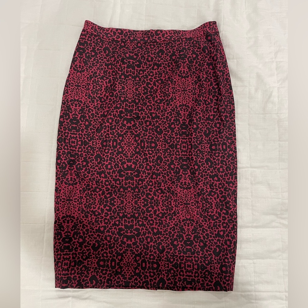 Leopard pattern pencil skirt